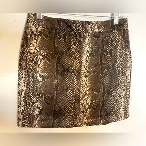 Vera Moda Vmdonna snake HW faux suede short skirt in medium